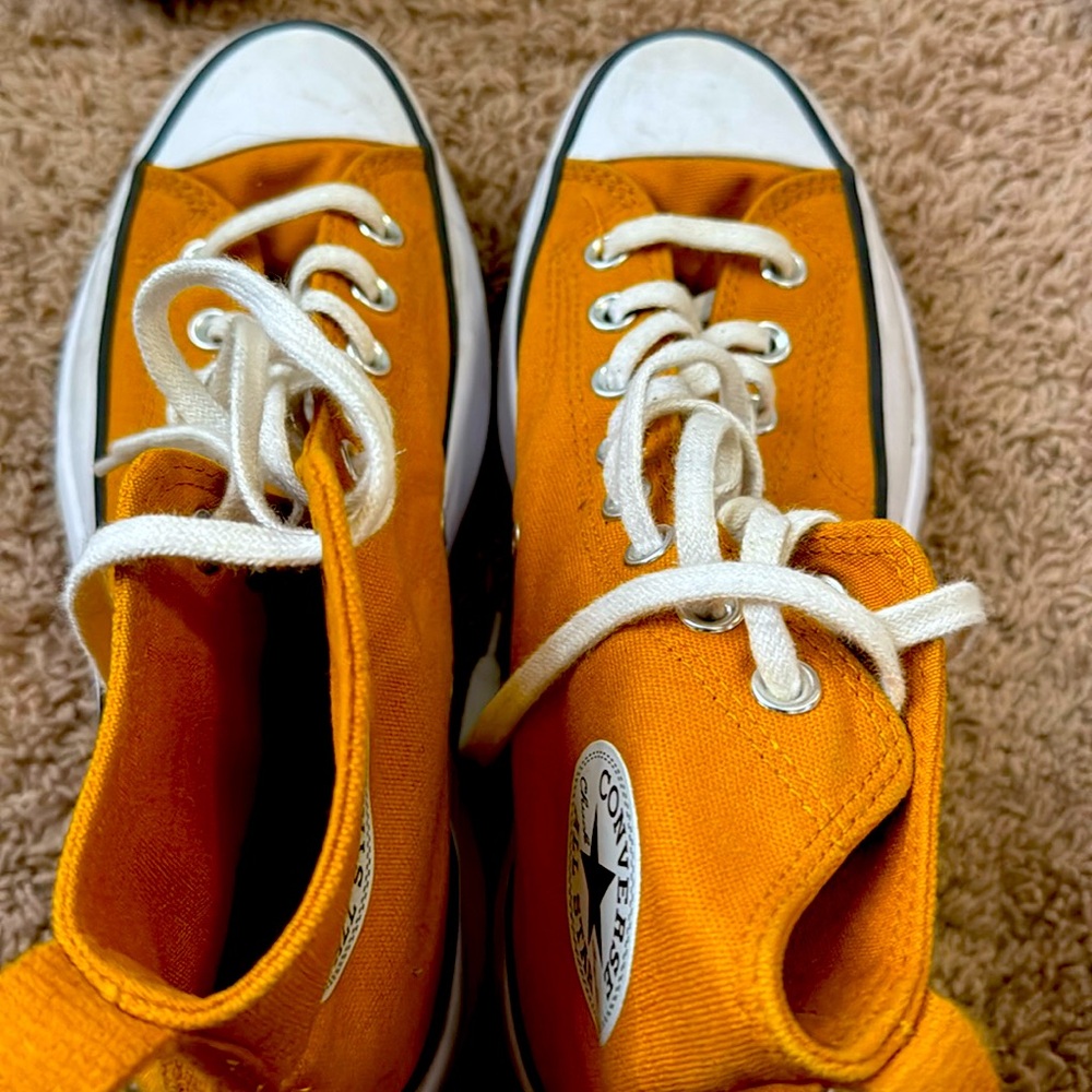 Platform Converse - image 1